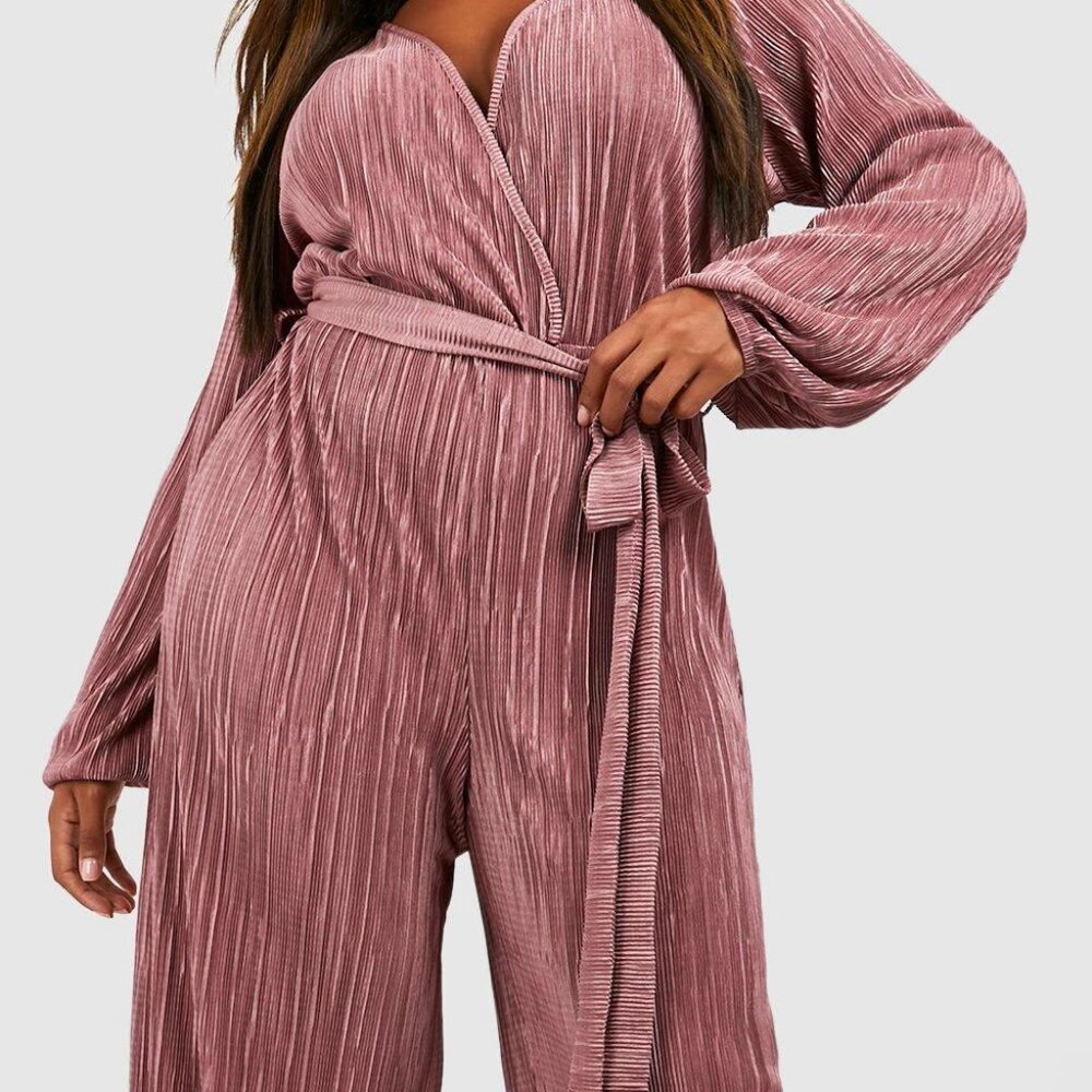 Long Sleeve Belted Plisse Wide Leg Jumpsuit - Picture 3 of 3
